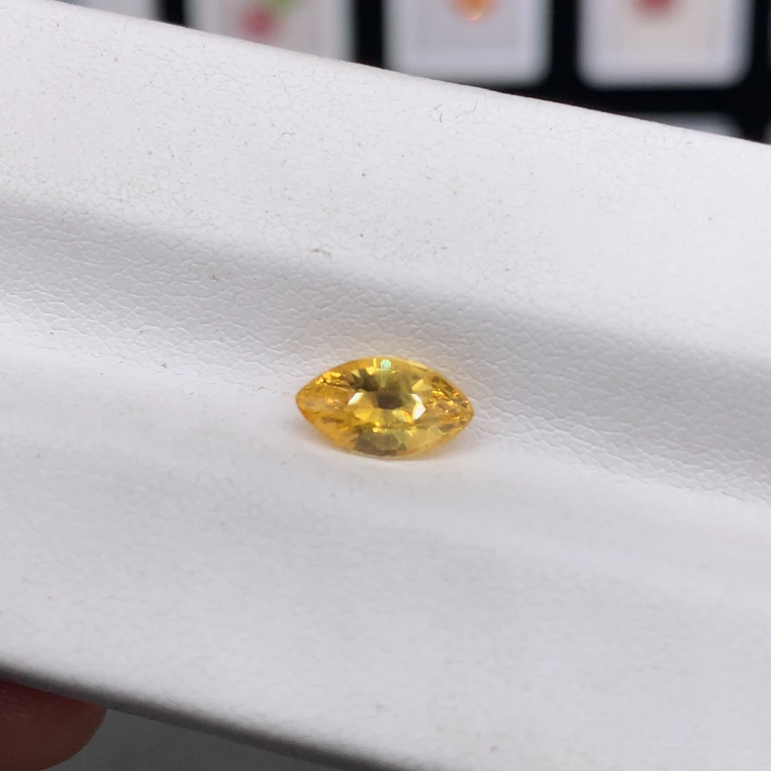 蓝宝石裸石5✖️8.8mm金丝雀马目