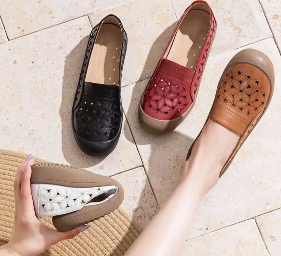 7356平跟镂空舒适夏季女圆头洞洞鞋软底平底大码中老年透气妈妈鞋