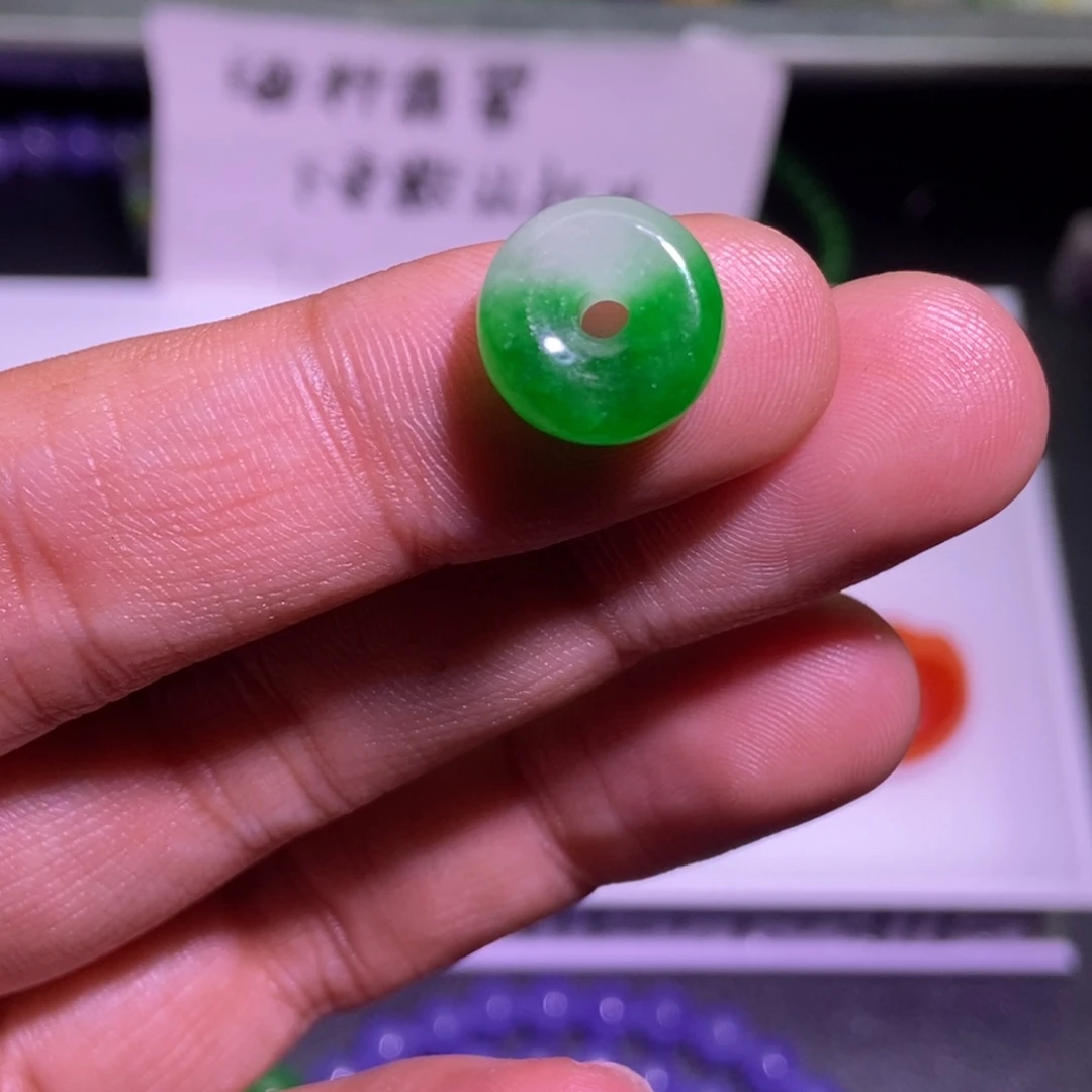 翡翠未镶嵌颈饰吊坠