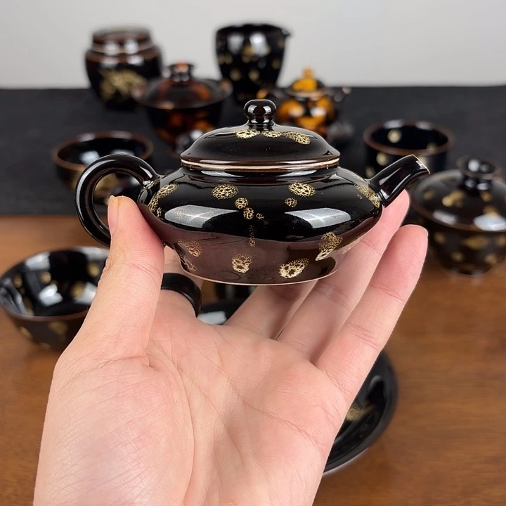 瓷点彩鹧鸪斑小品壶