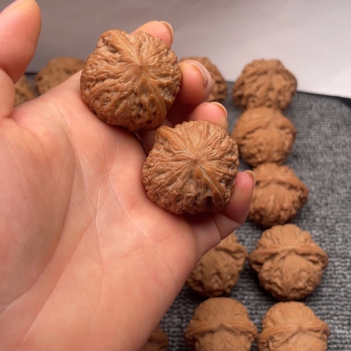 蟑***平吊坠文玩核桃铁锤37