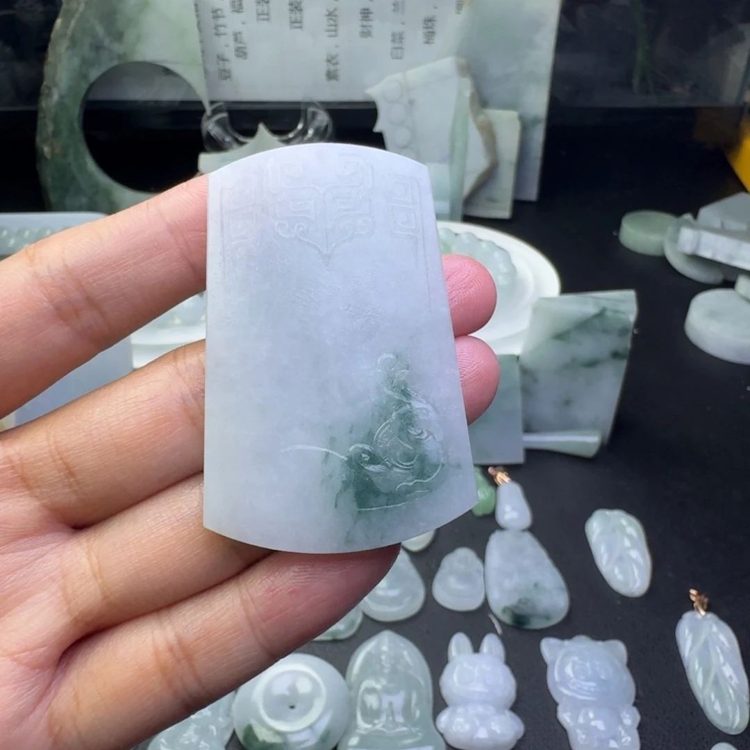 翡翠未镶嵌颈饰坊古无事牌