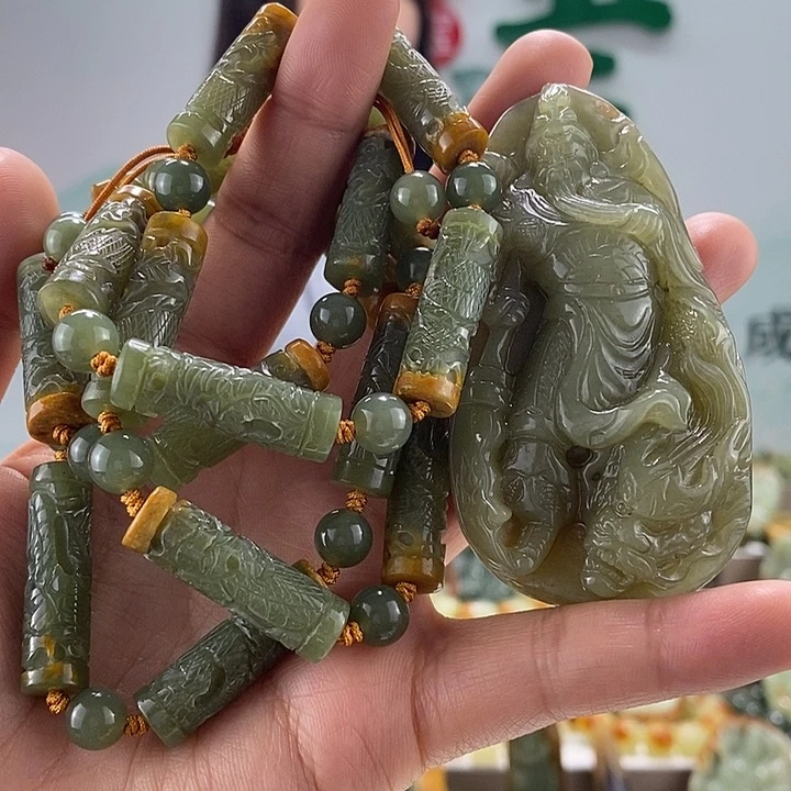 透闪石质玉颈饰未镶嵌皖**林