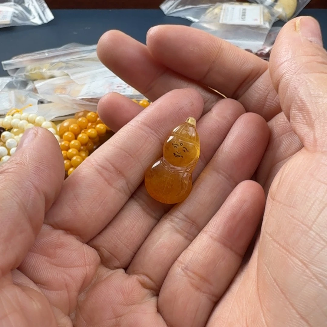 琥珀未镶嵌珠宝奇石