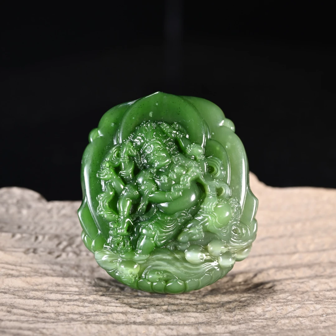 LOT8839 2510180154和田玉碧玉八臂金刚挂牌/保利