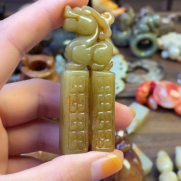 未镶嵌和田玉（糖玉）挂件