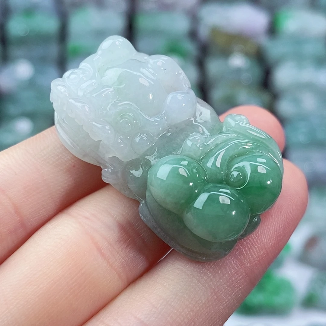 颈饰未镶嵌翡翠天然