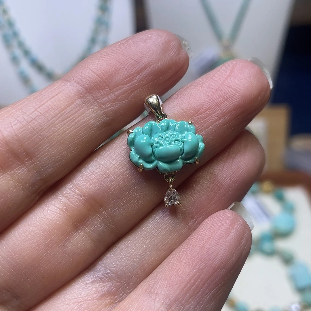 绿松石18K金镶嵌吊坠