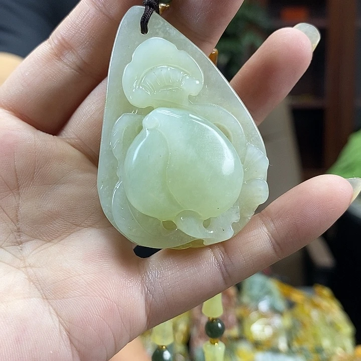 未镶嵌蛇纹石玉颈饰