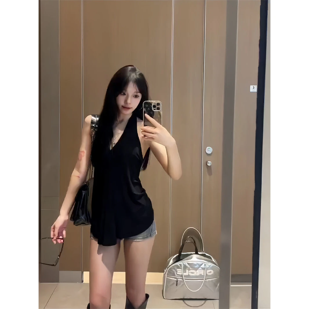 辣妹黑色大V领挂脖背心女夏季设计感不规则露背性感纯色无袖上衣