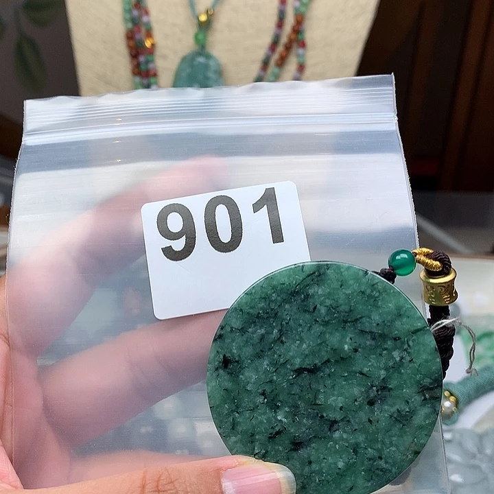 翡翠颈饰未镶嵌京***王翡翠