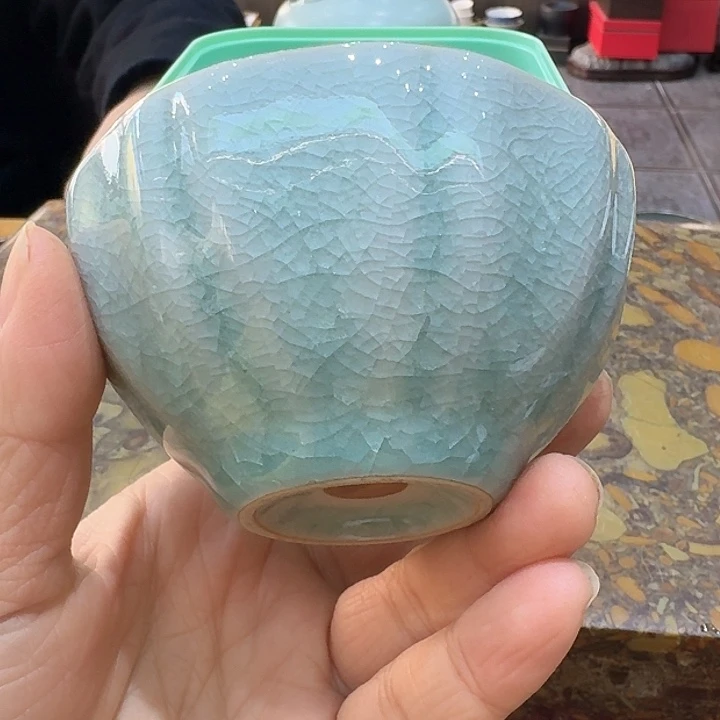 品茗杯一个，瓷。。品茗