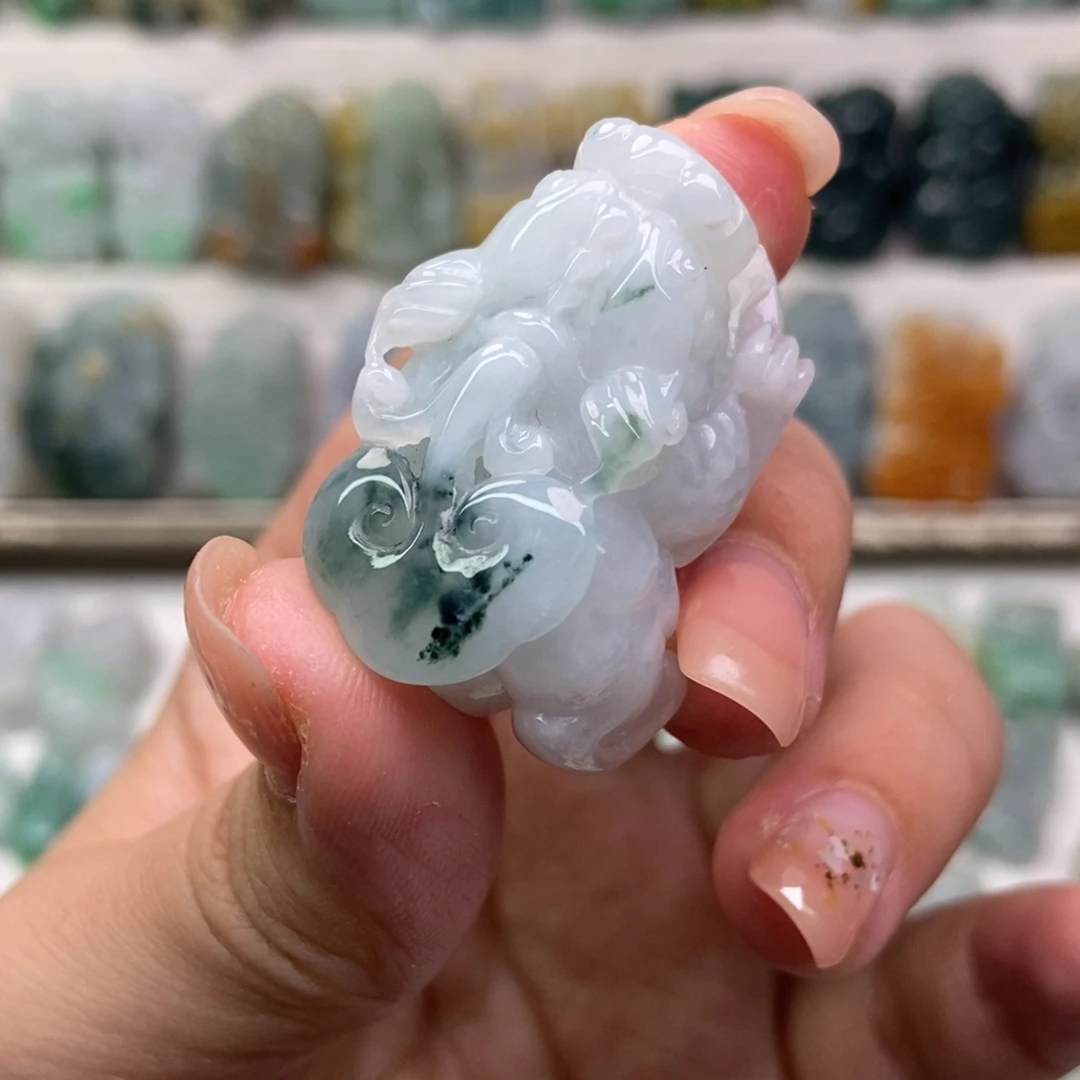翡翠未镶嵌吊坠(赠链)口含珠