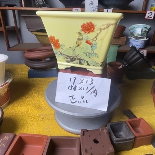 宜兴紫砂手工贴花