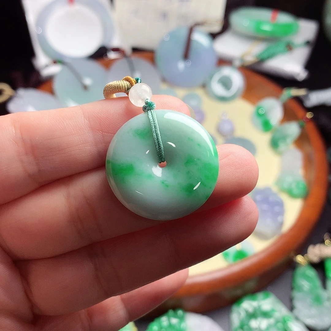 翡翠未镶嵌颈饰吊坠