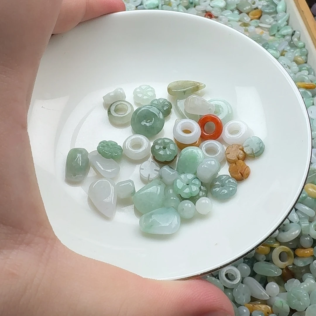 梵***蕊翡翠挂件未镶嵌翡翠