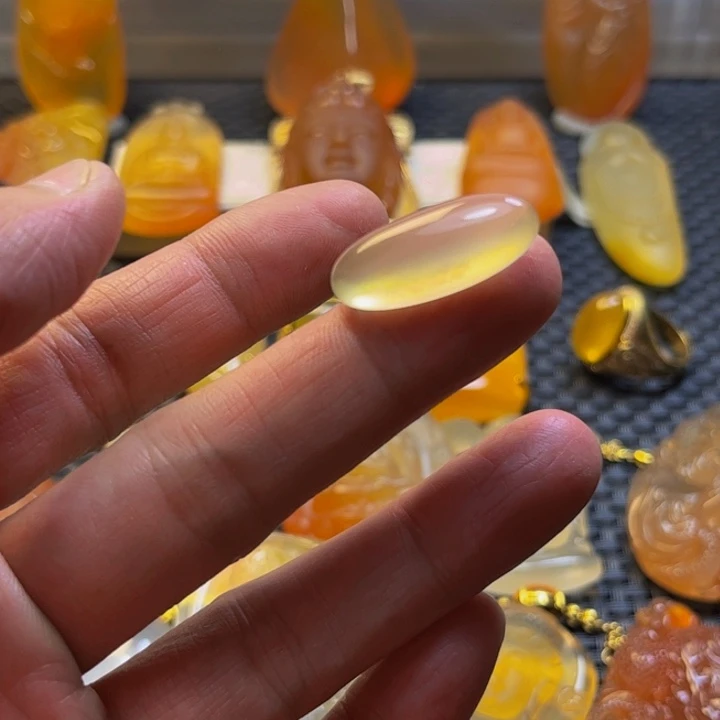 小***哥未镶嵌旦面石英质玉