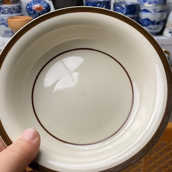 瓷片十*瓷器是传统陶器之一用陶器作为