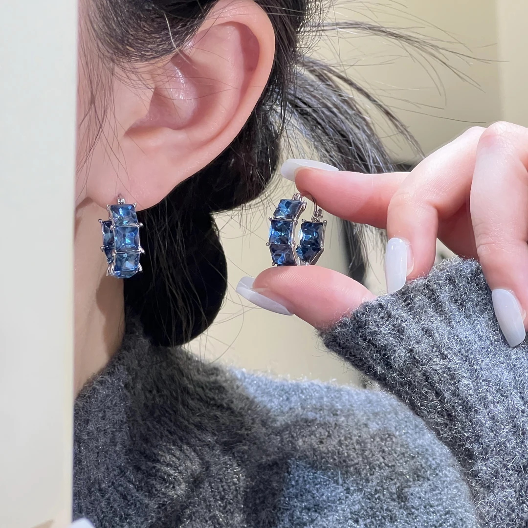 铜合金锆石耳饰 法式设计感方形蓝色锆石耳圈百搭时尚气质耳环