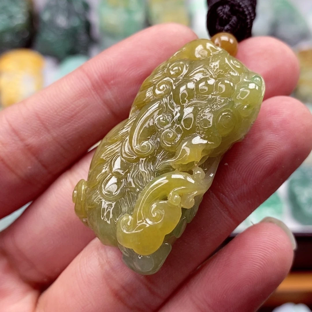翡翠颈饰未镶嵌翡翠