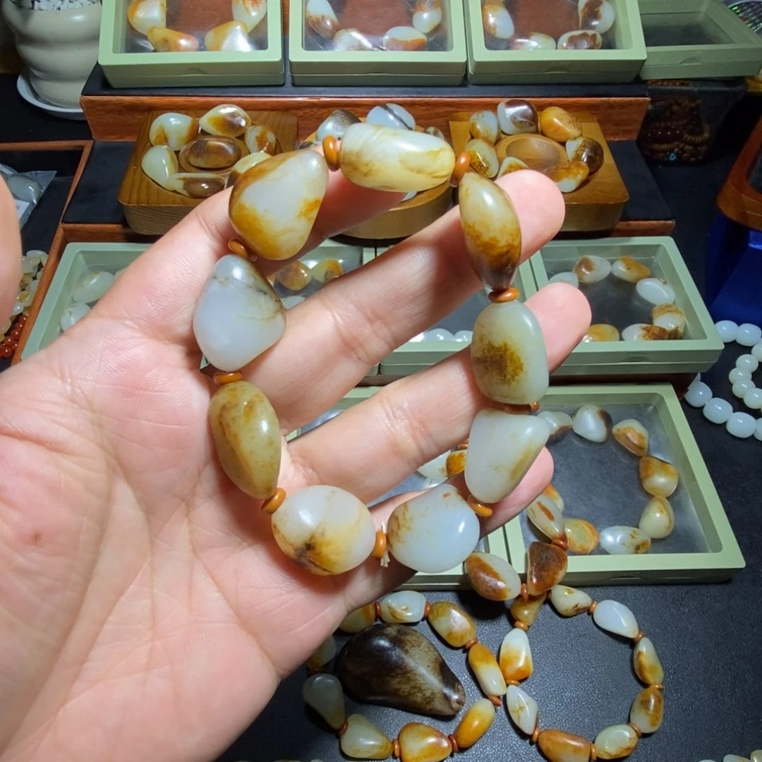 和田玉未镶嵌手串