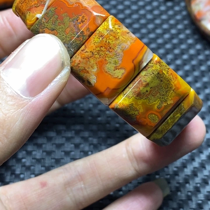 玛瑙/玉髓颈饰未镶嵌信*