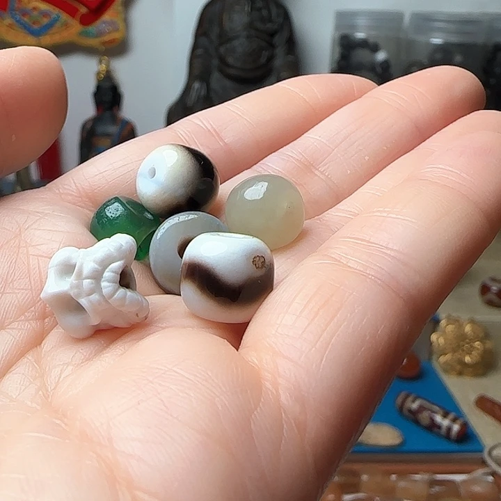 未镶嵌和田玉（糖玉）挂件白*