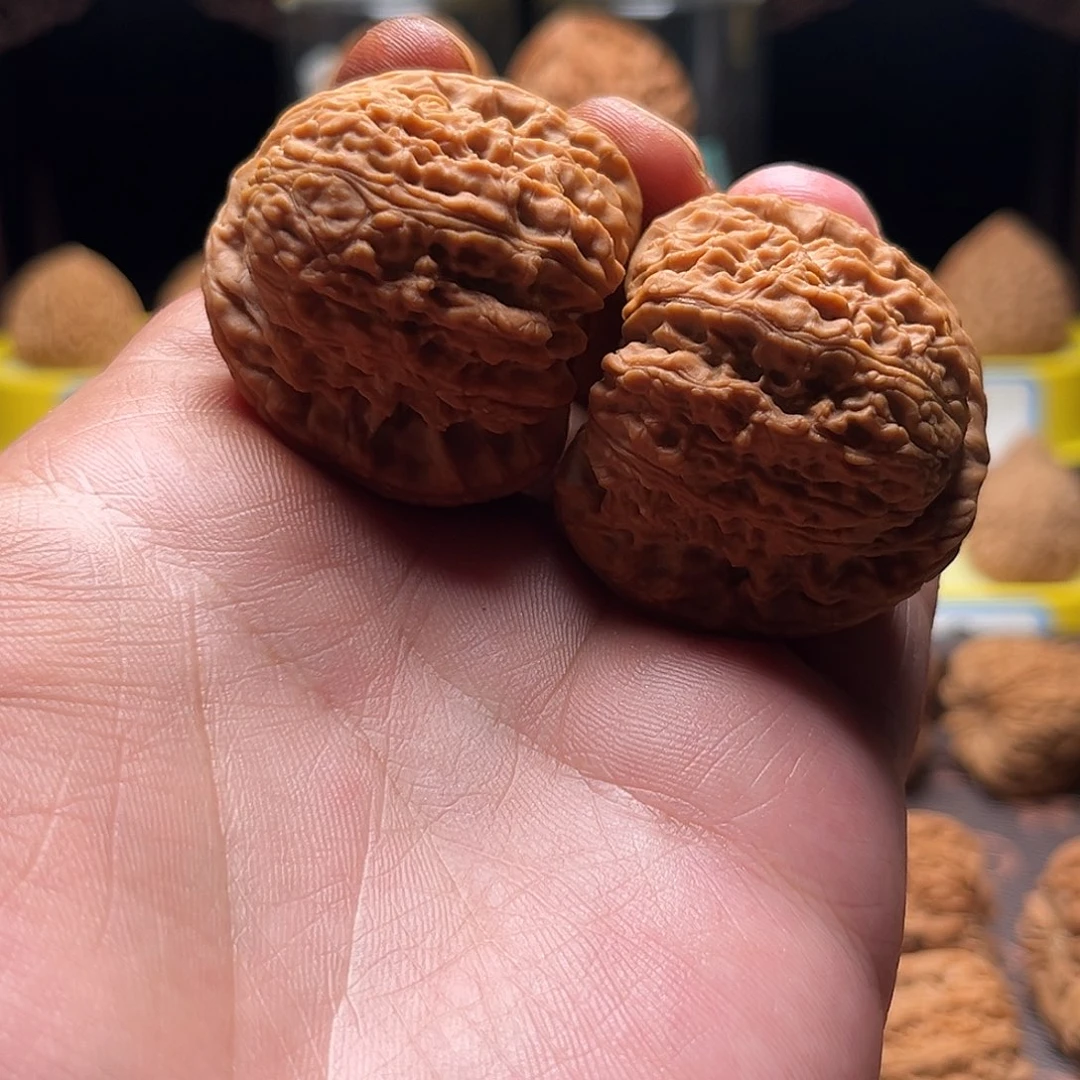 文玩核桃把件南疆石