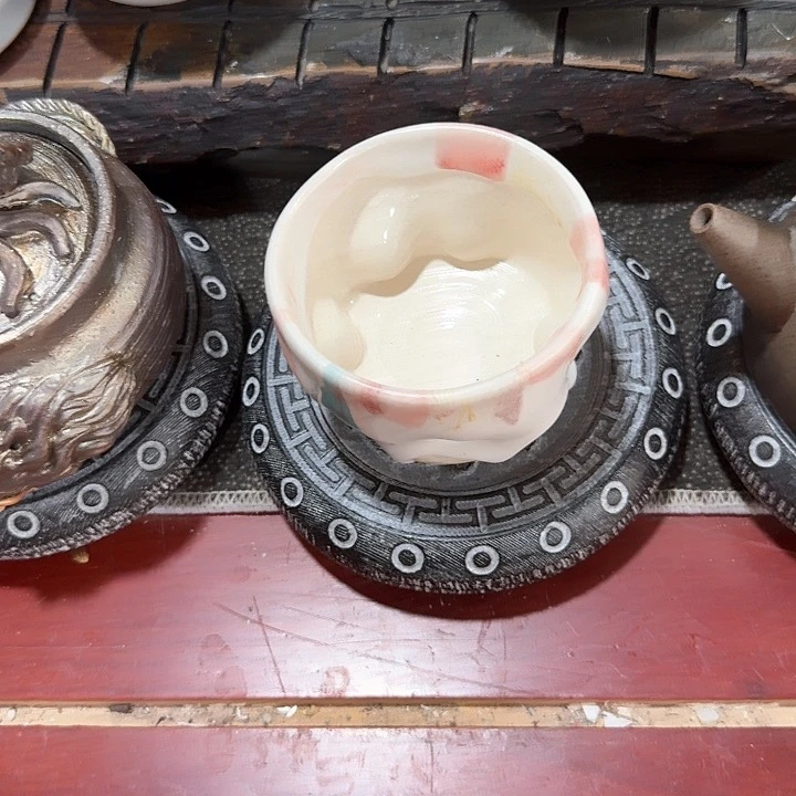 随***喜瑕疵杯一个，瓷。品茗