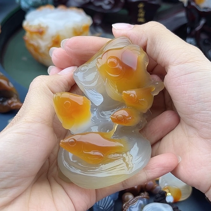 玛瑙/玉髓鱼摆件未镶嵌原*