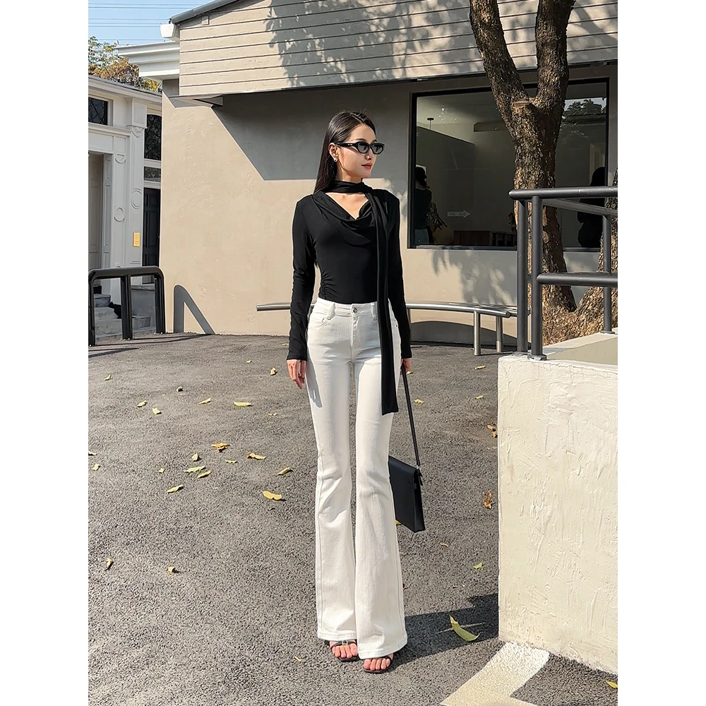 白牛色微喇牛仔裤女2025秋季新款爆款低腰修身显瘦弹力喇叭长裤