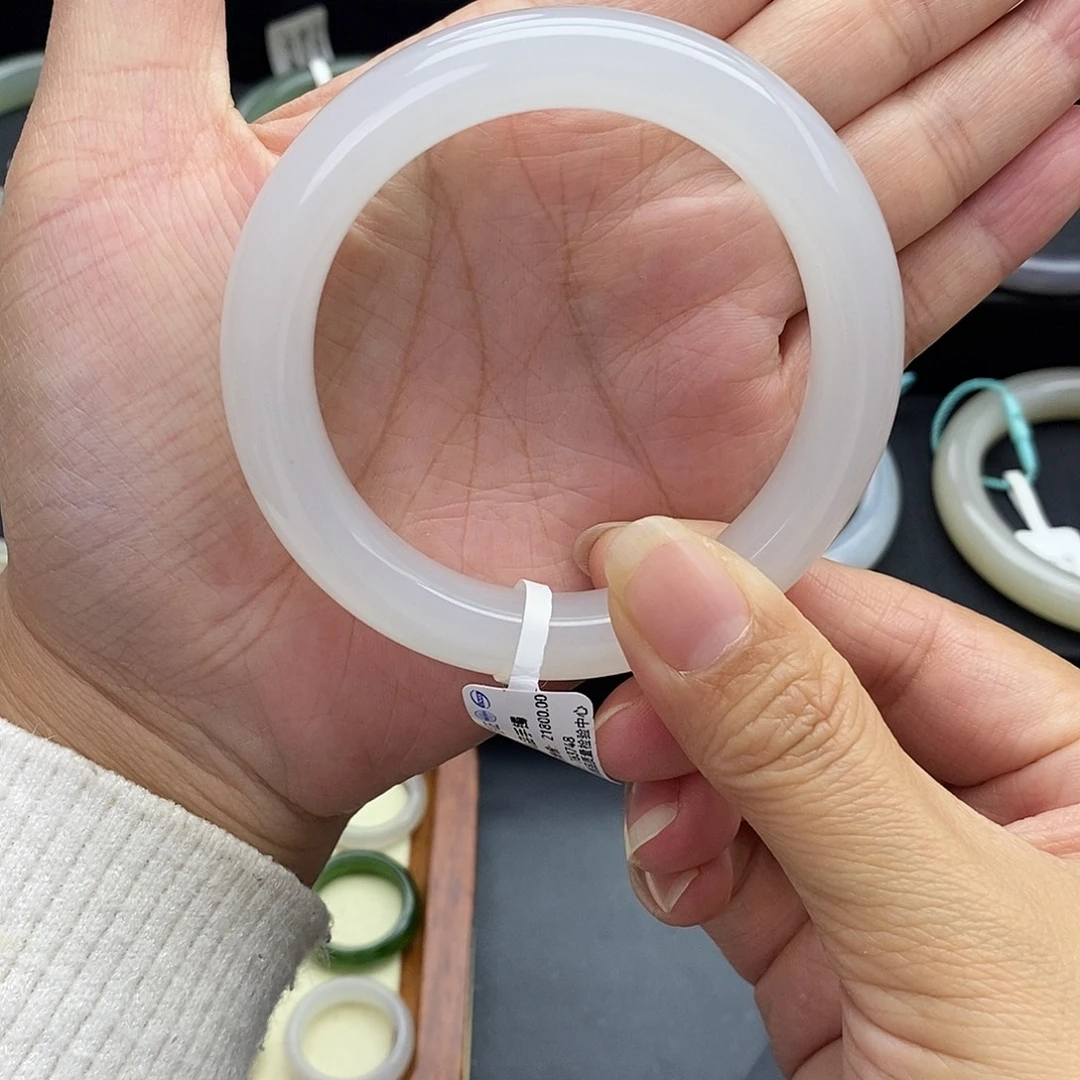 和田玉未镶嵌颈饰和田玉手镯54.55