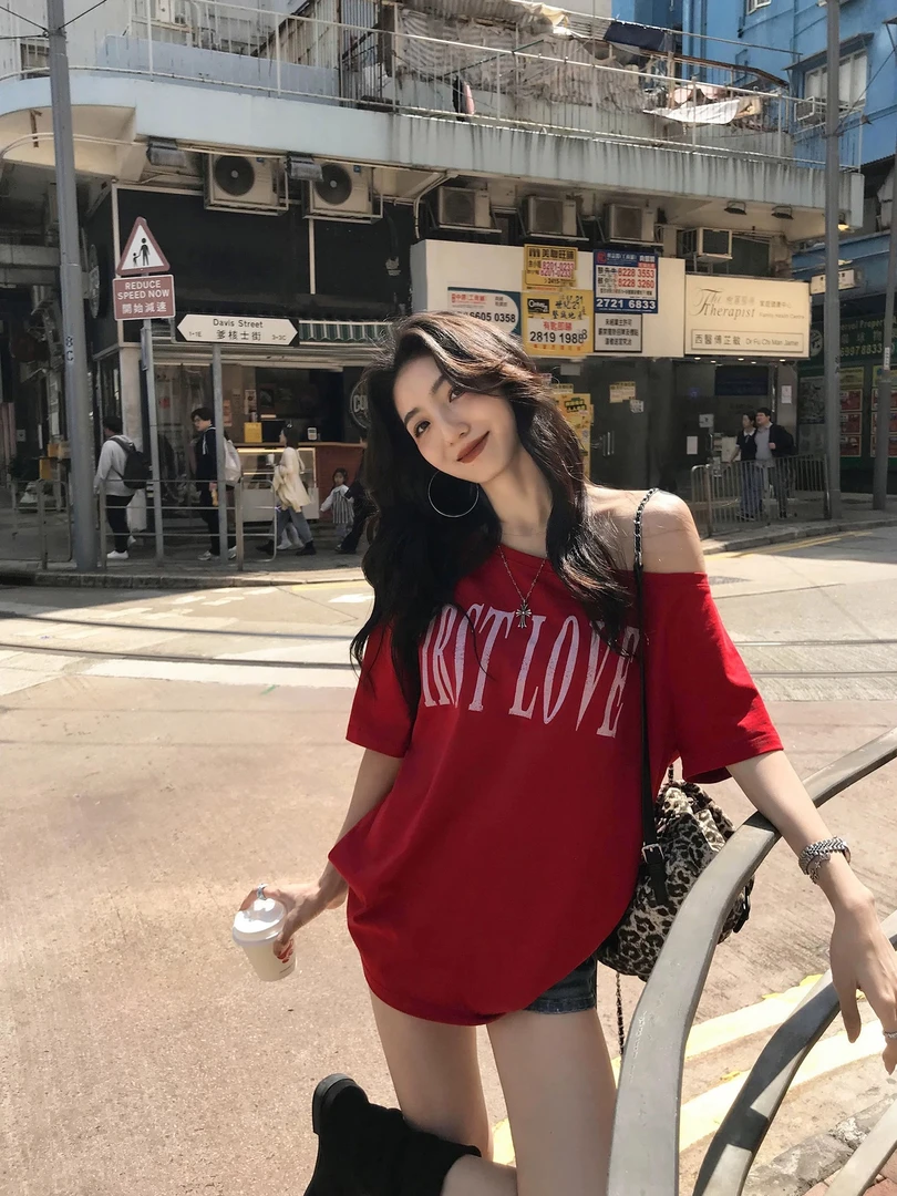 美式西海岸 多巴胺宽松慵懒斜肩短袖上衣女夏热辣露肩t恤