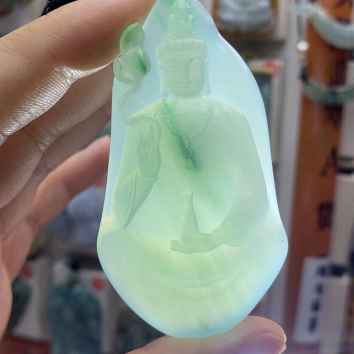 翡翠未镶嵌颈饰观音