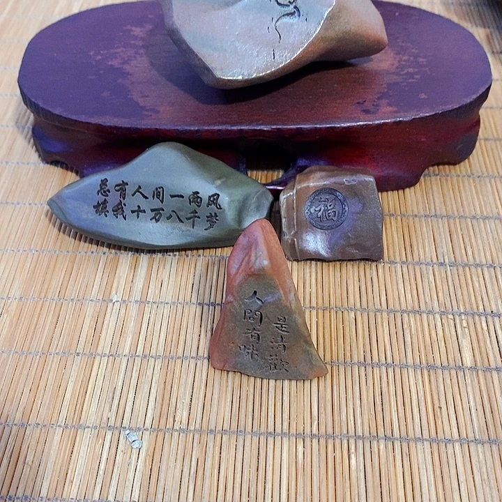 贪***玩原石雕刻工艺品手把摆件茶宠