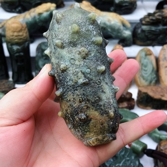 未镶嵌岫岩河磨玉（透闪石质玉）把件