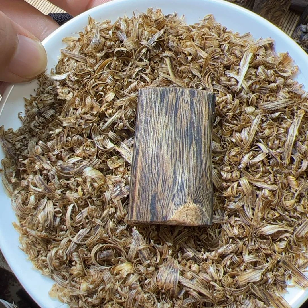 沉香沉香碎屑白棋素牌5.5克