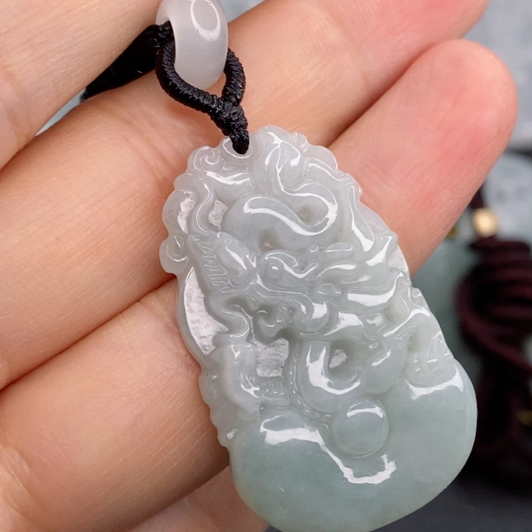 颈饰未镶嵌翡翠龙