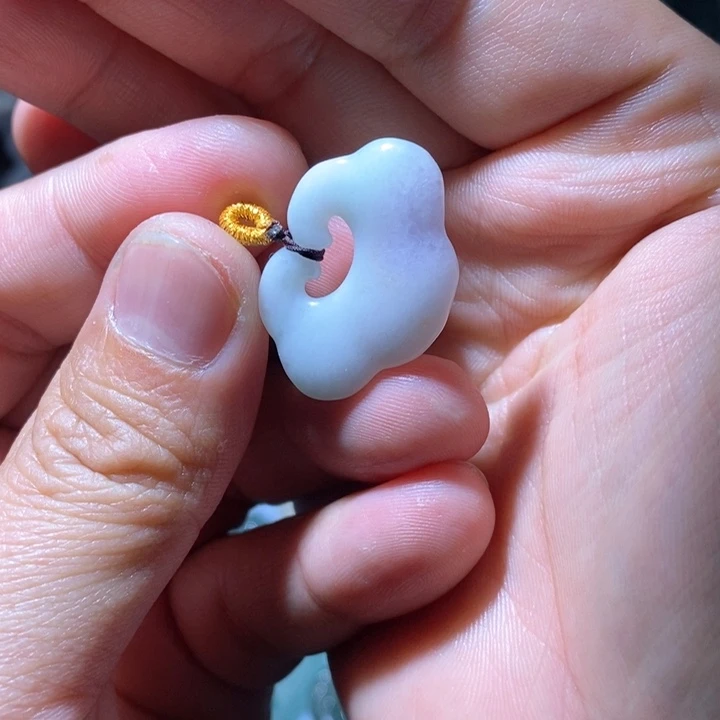 翡翠颈饰未镶嵌好