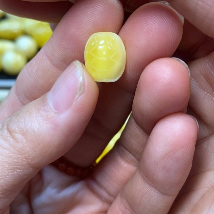 未镶嵌琥珀裸石天然原矿蜜蜡