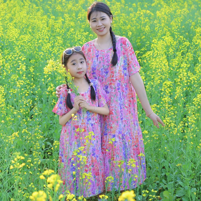 亲子装母女装连衣裙碎花沙滩裙子一家三口海边度假女连衣裙家居