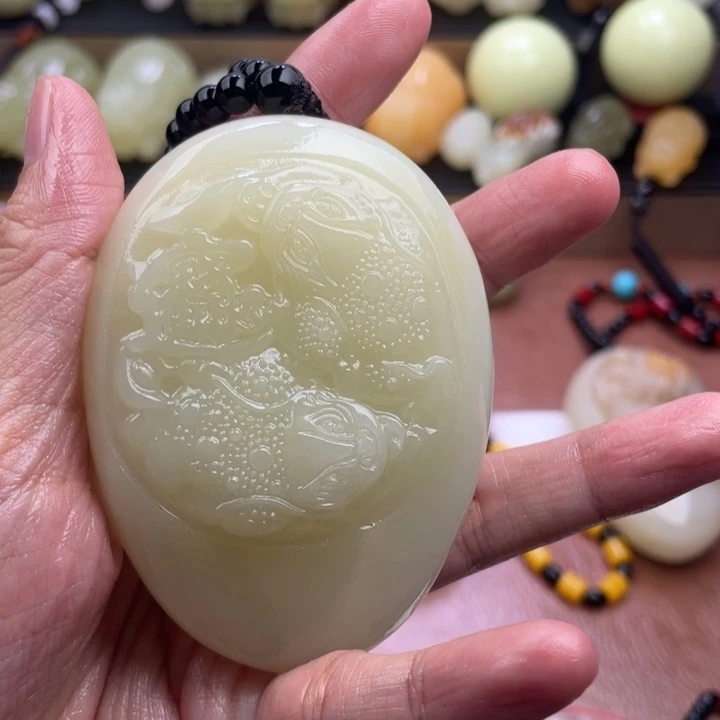 沙***驼石材天然古青石手把件