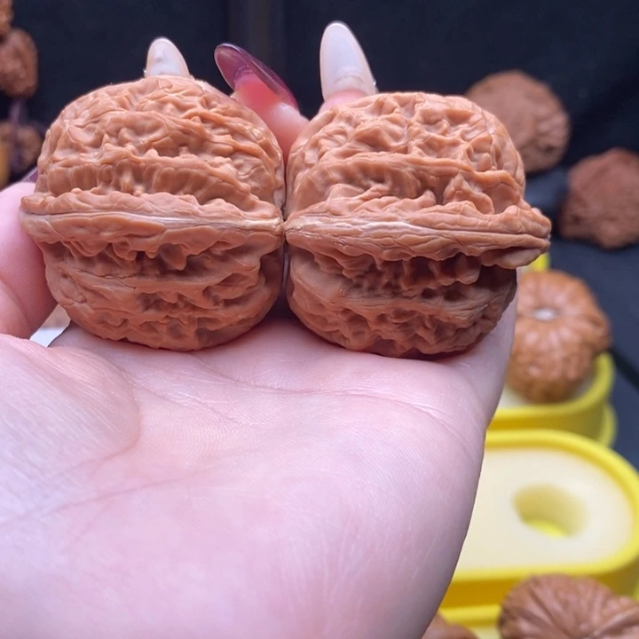 A***～把件文玩核桃红锦鲤