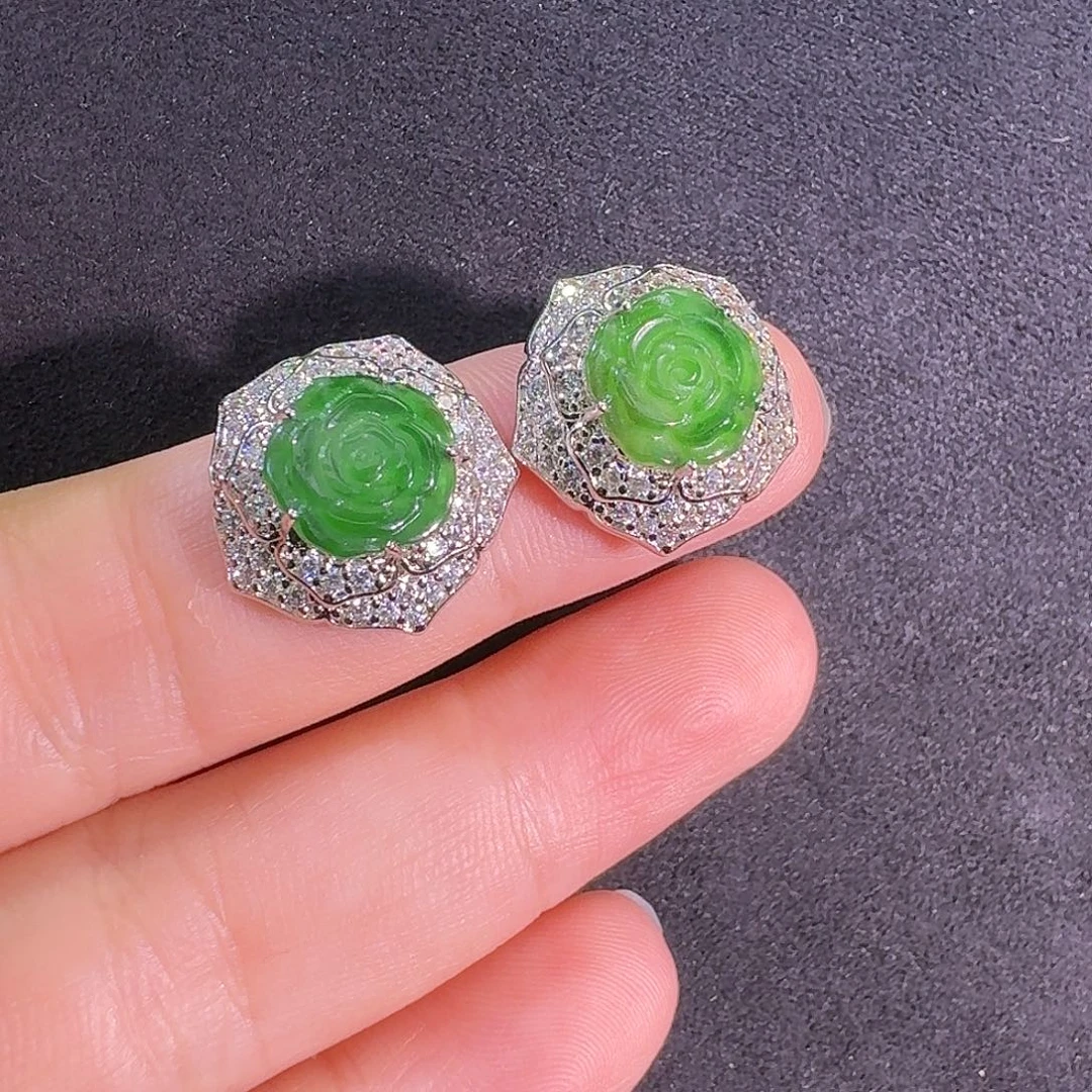 翡翠未镶嵌耳饰玫瑰