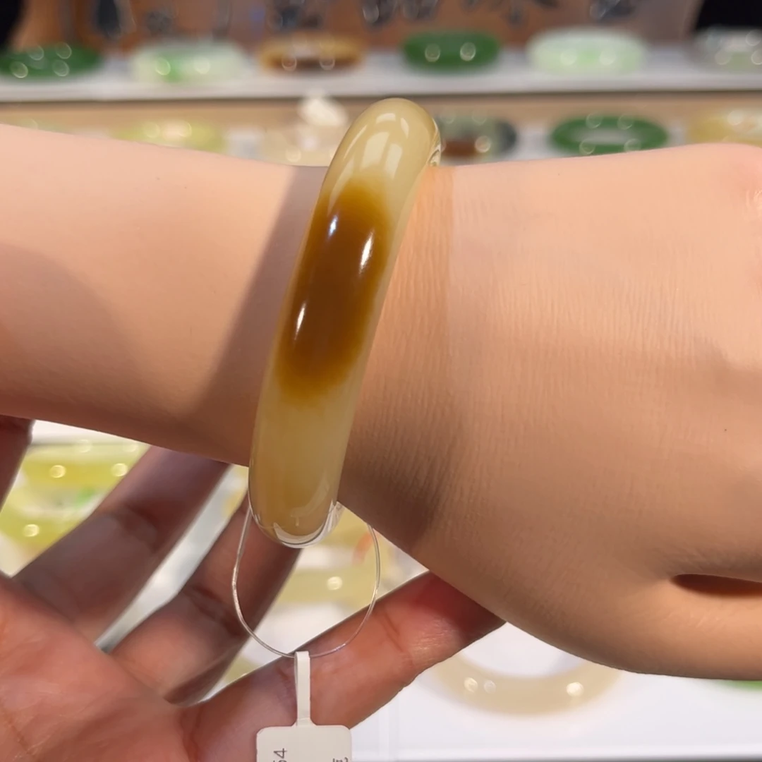 和田玉未镶嵌手镯糖白 糖中糖