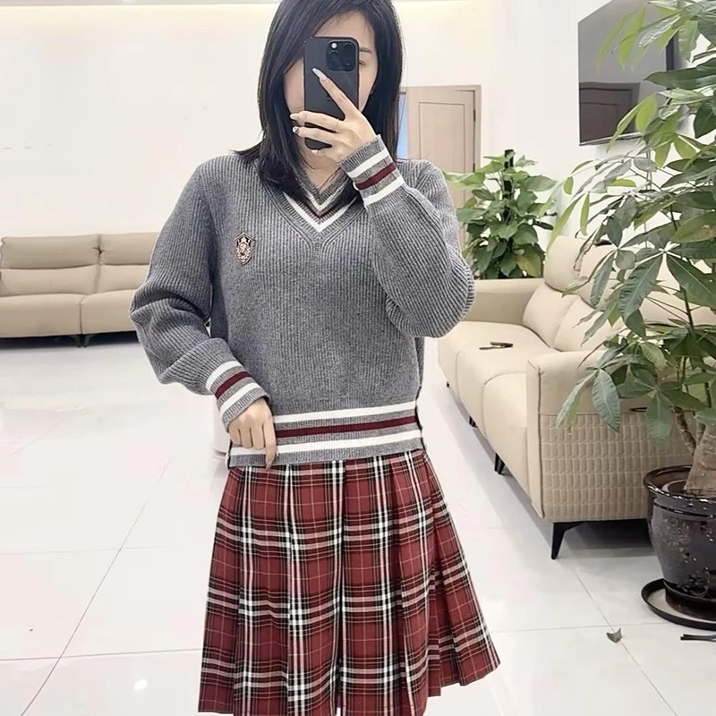 2025春季新款四杠美式复古V领套头针织学院减龄两件套