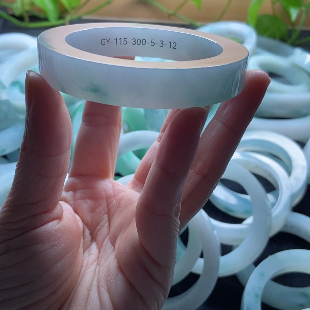 未镶嵌手镯定制翡翠冰**李