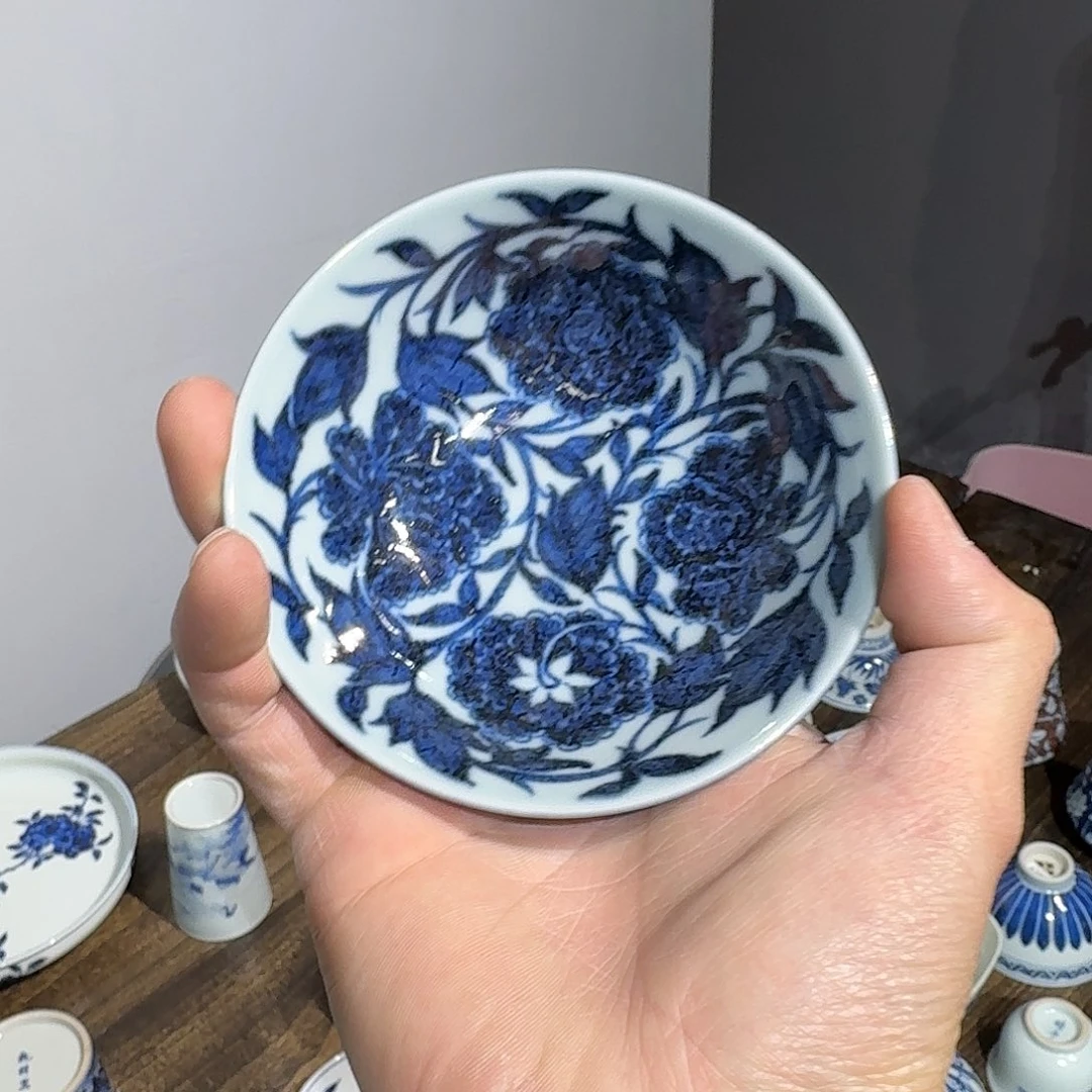 庐***潮景德镇陶瓷。