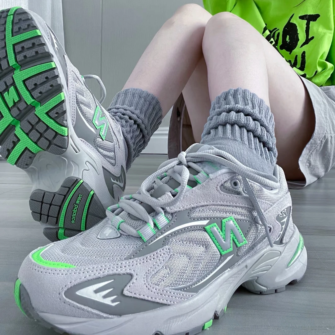 New Balance 725 复古拼接织物防滑耐磨透气轻便跑步鞋 ML725NI1