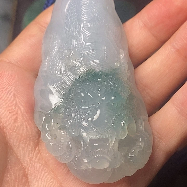 颈饰未镶嵌翡翠翡翠龙形大吊坠